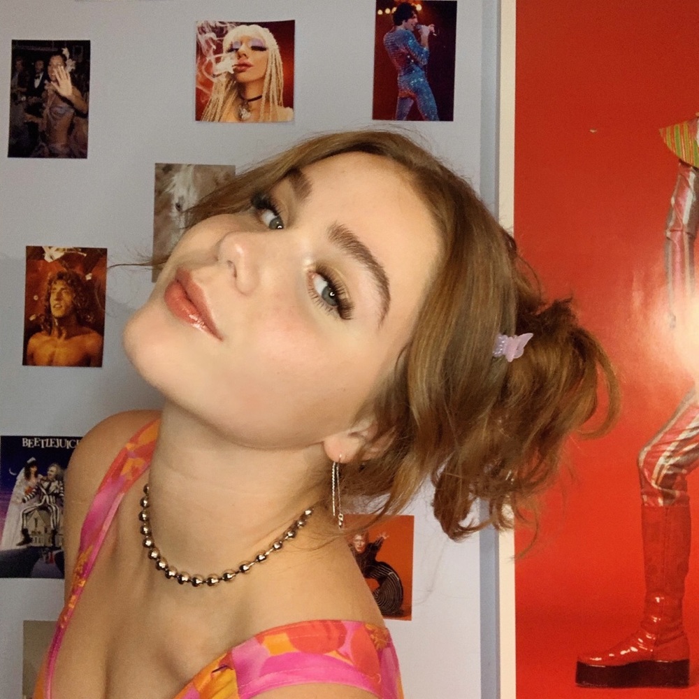 Meet your Posher, Ainsley